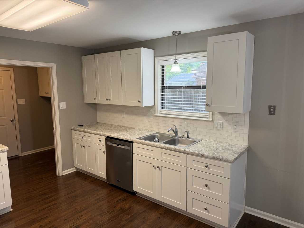2 S Hampton Cv - Photo 6 of 20