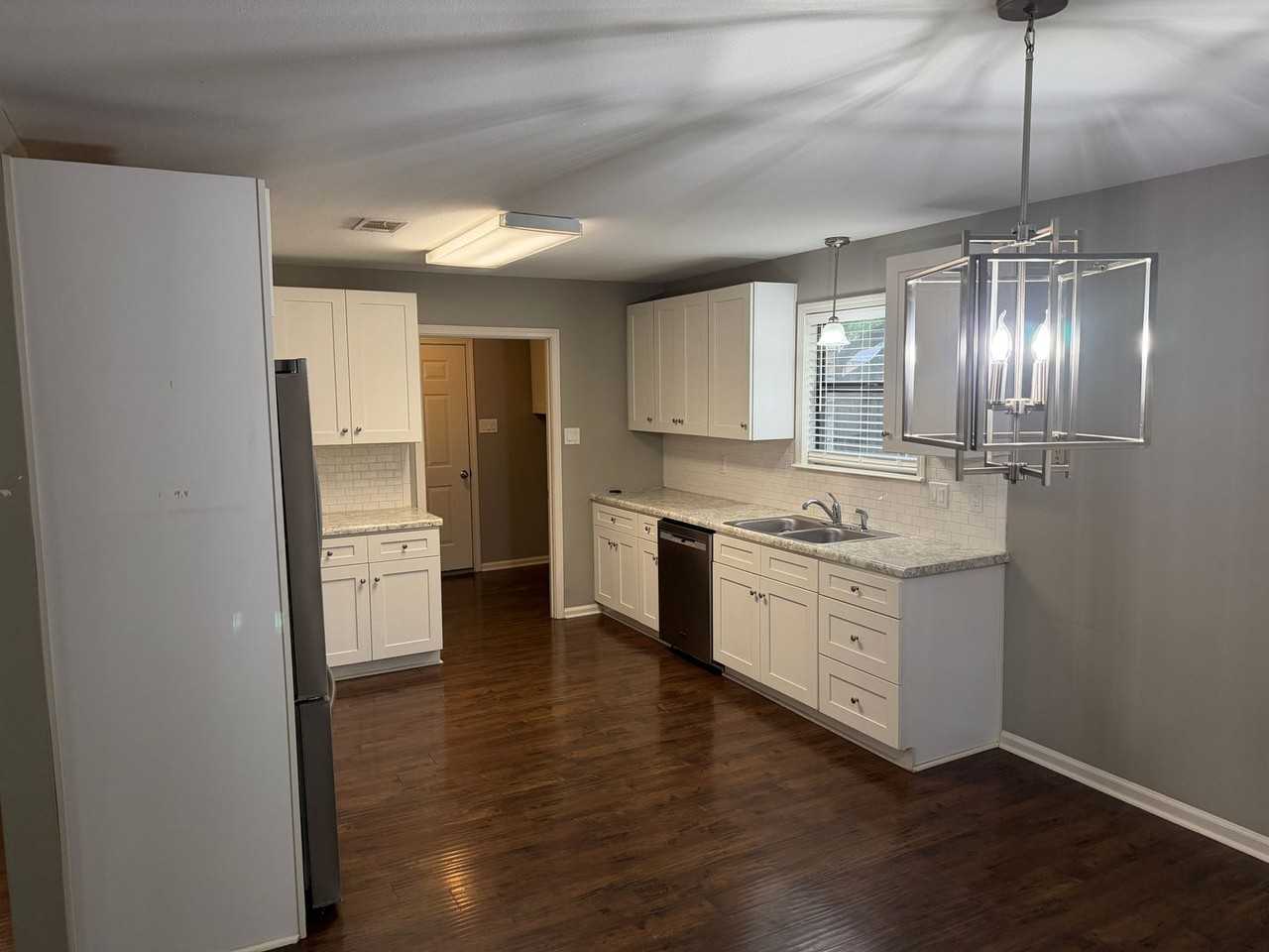 2 S Hampton Cv - Photo 7 of 20
