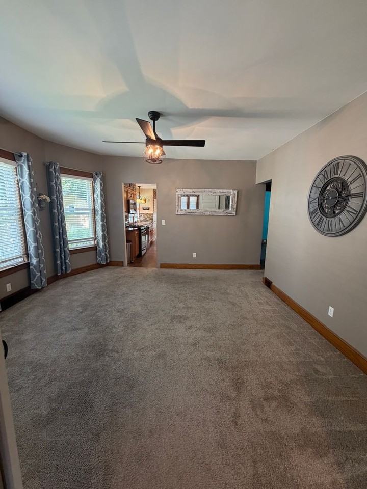 35 Vine St - Photo 5 of 10