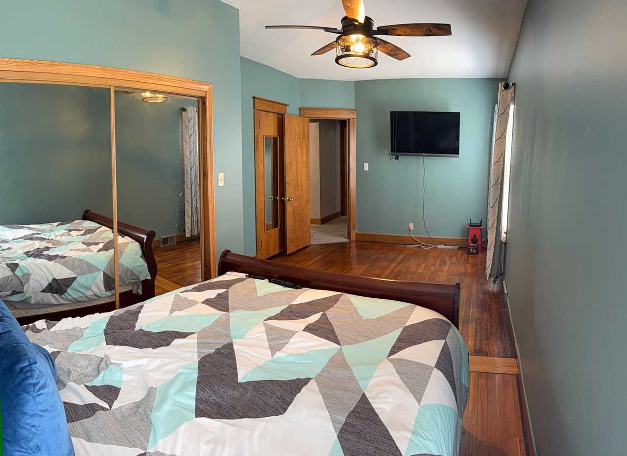 35 Vine St - Photo 6 of 10