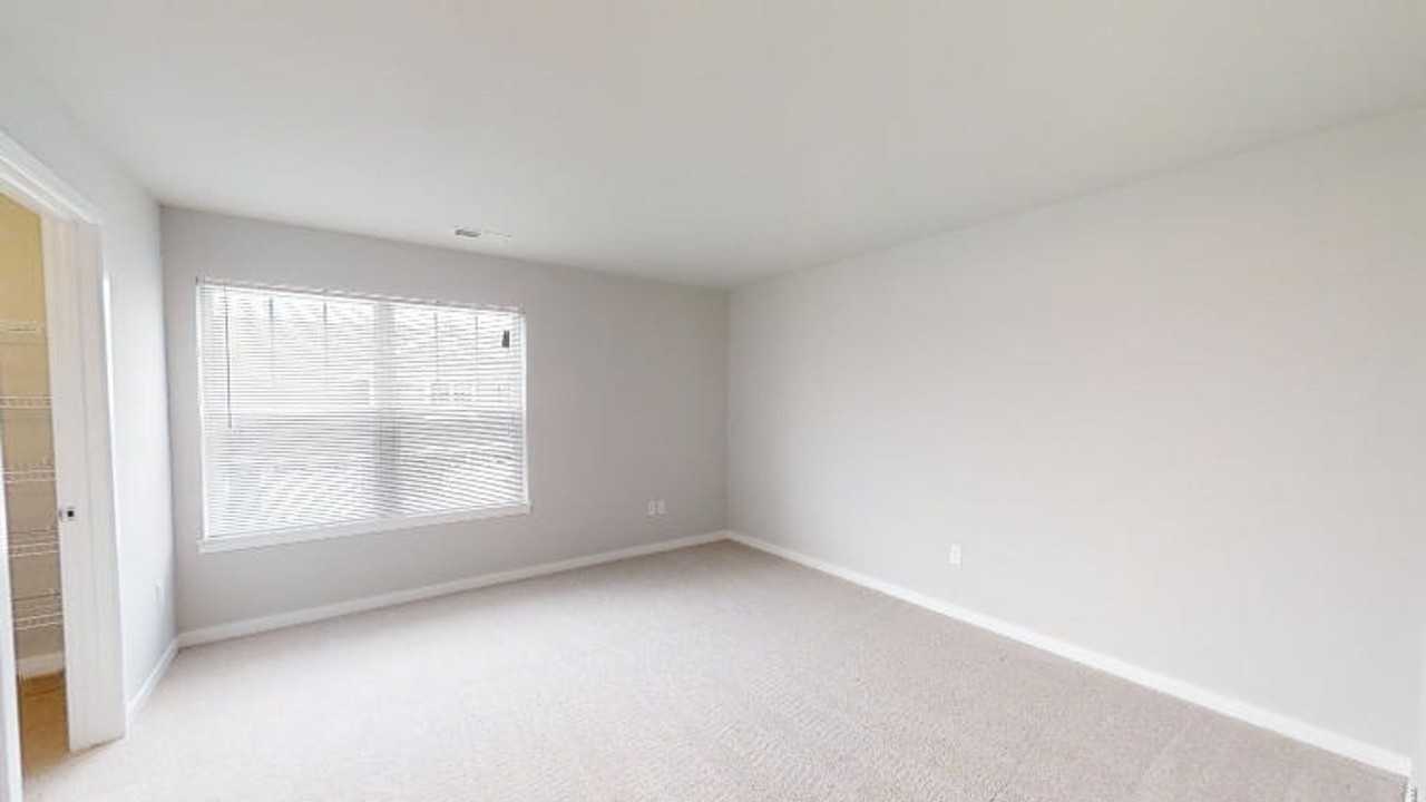 718 Cedar Bluffs Way - Photo 5 of 11