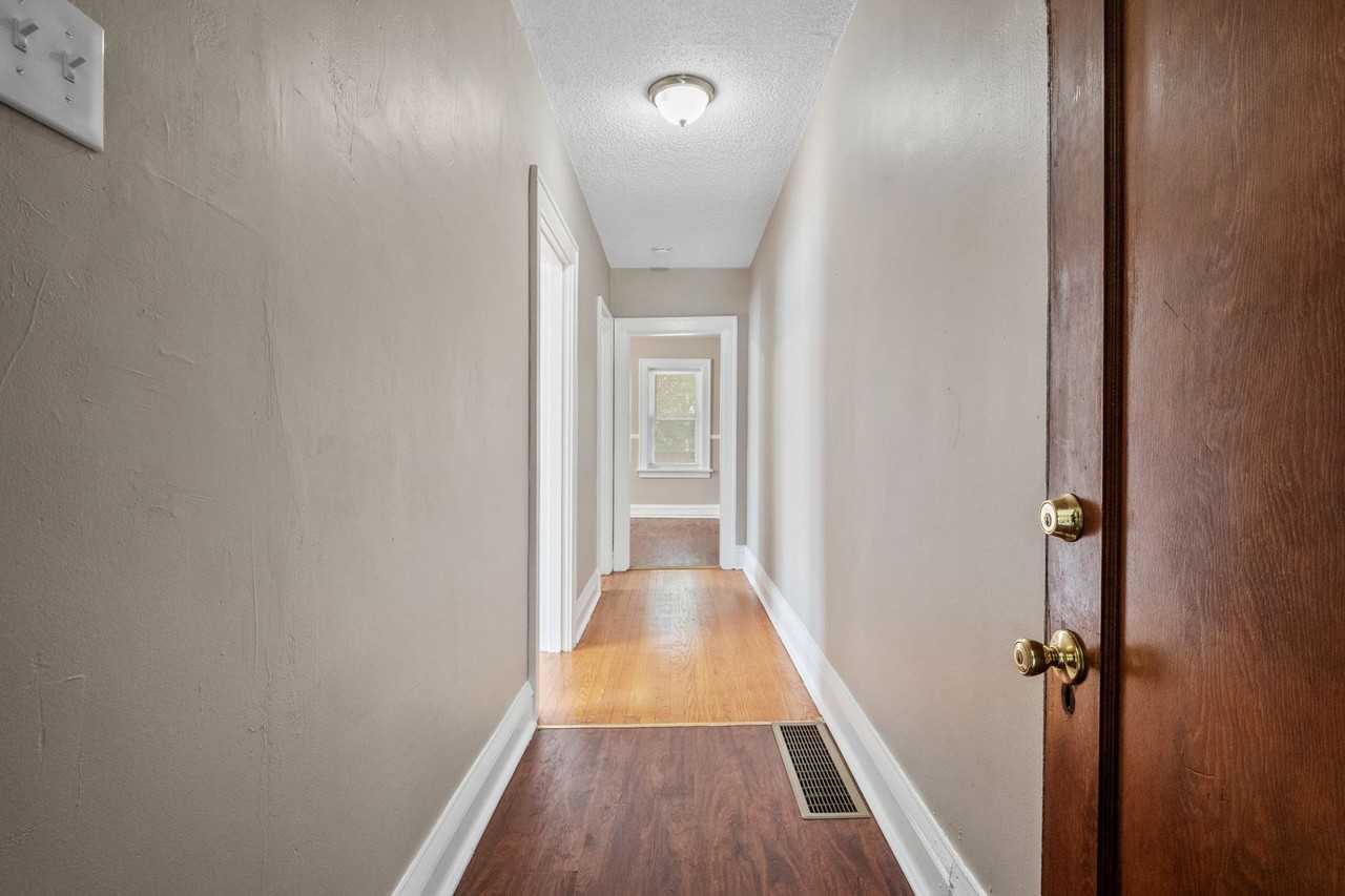 4958 Walsh St - Photo 2 of 17