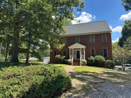 featured image of 4421 Dianawood Dr