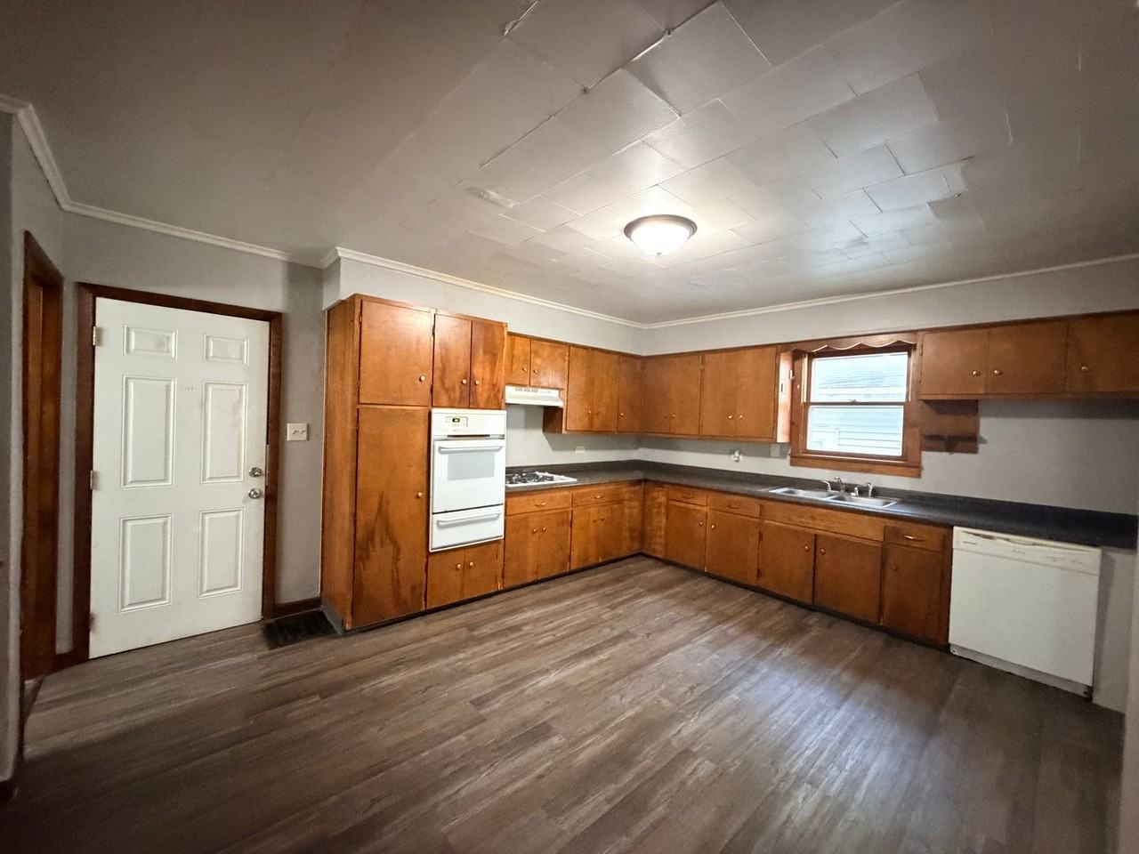 1227 4th St - Photo 3 of 21
