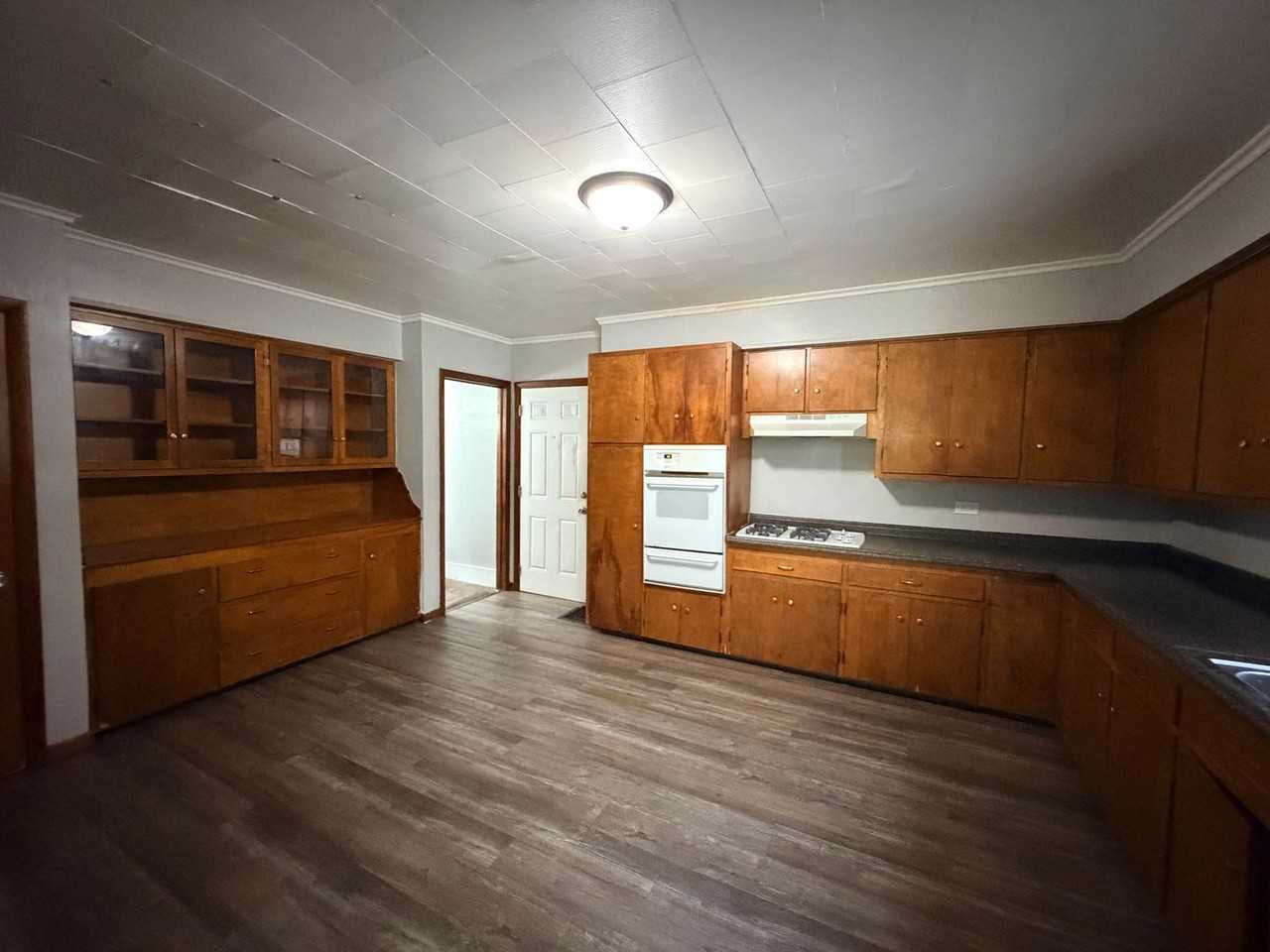 1227 4th St - Photo 4 of 21