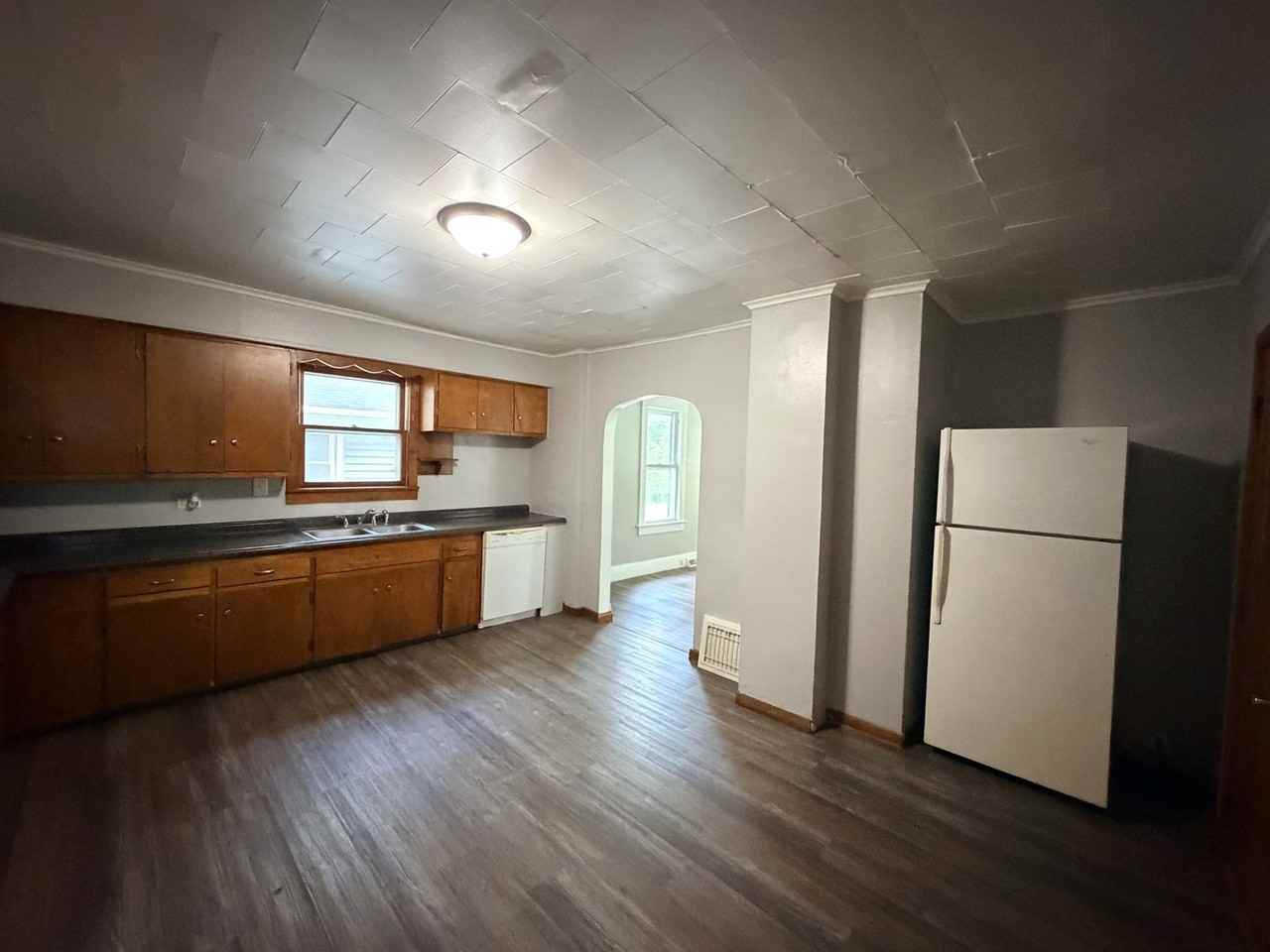 1227 4th St - Photo 5 of 21