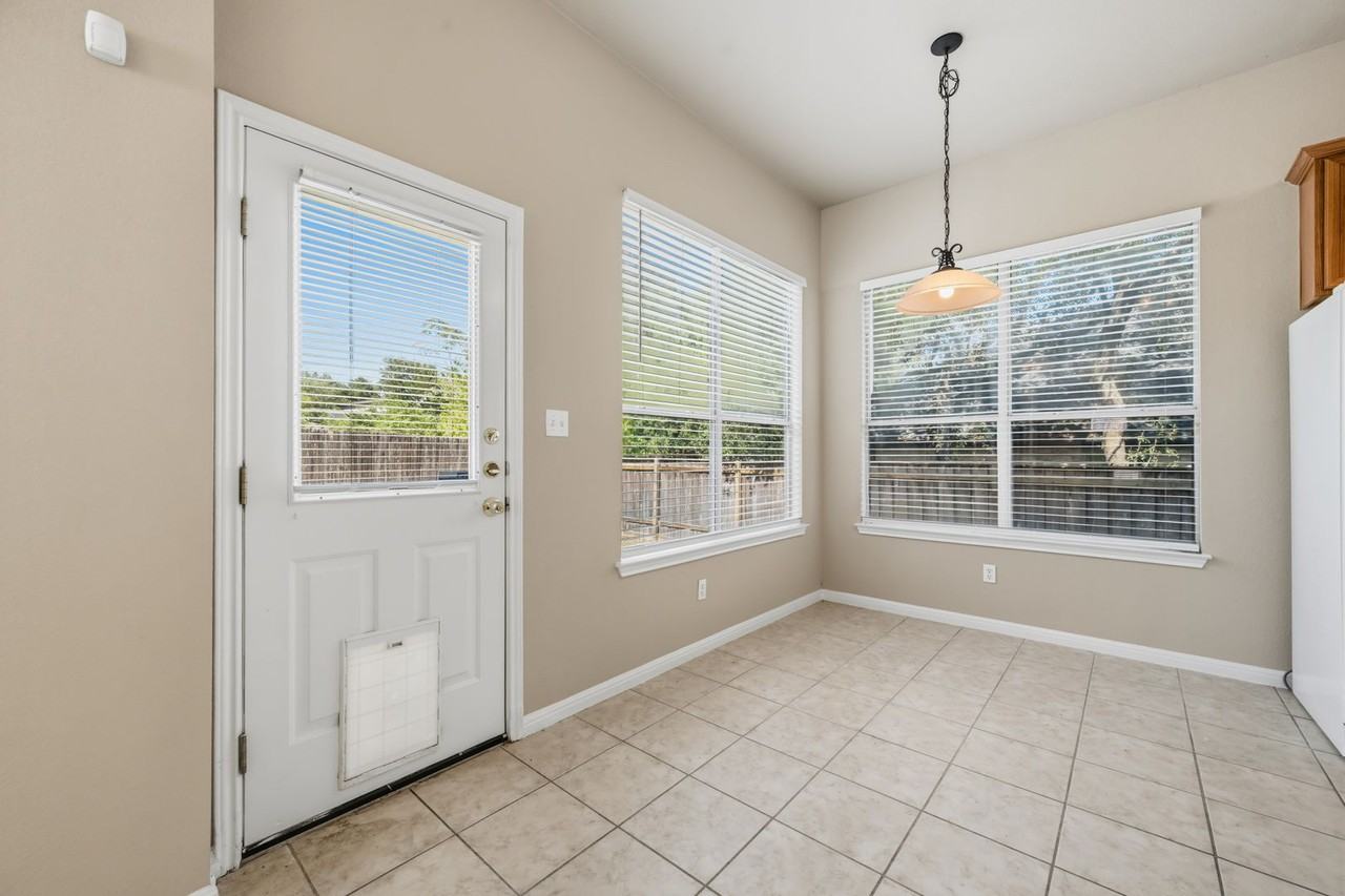 6600 Convict Hill Rd - Photo 6 of 26