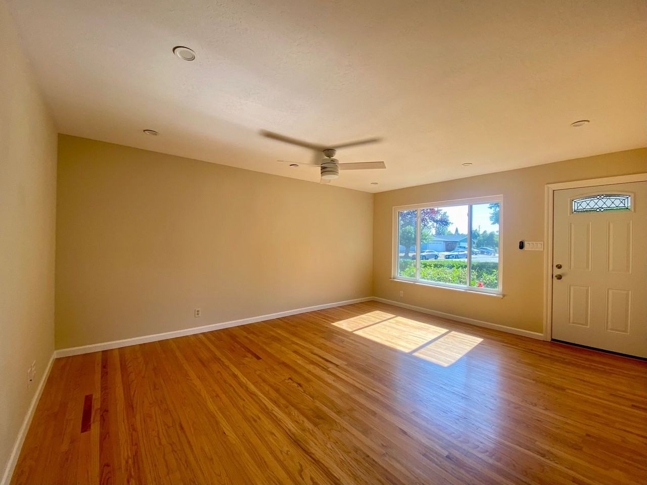 2652 Day Ct - Photo 2 of 10