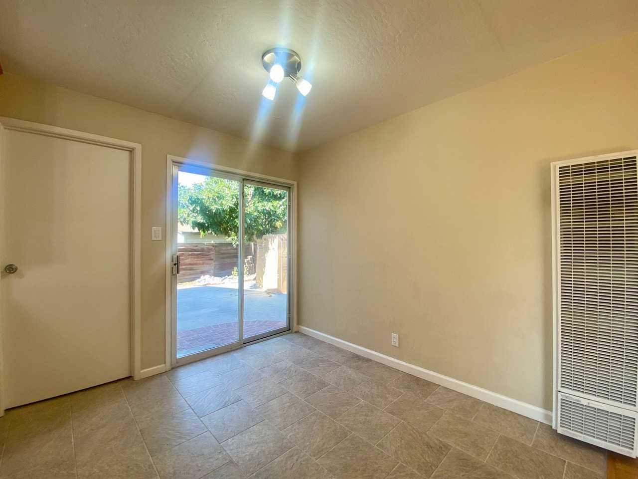 2652 Day Ct - Photo 4 of 10