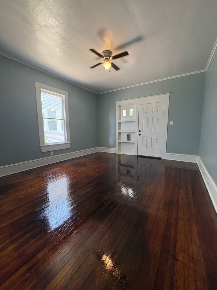 511 Kirby Pl - Photo 3 of 13