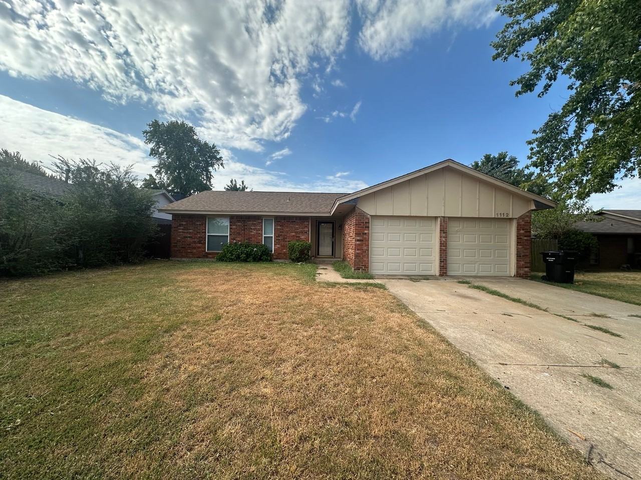 1112 Se 8th St - Photo 4 of 50