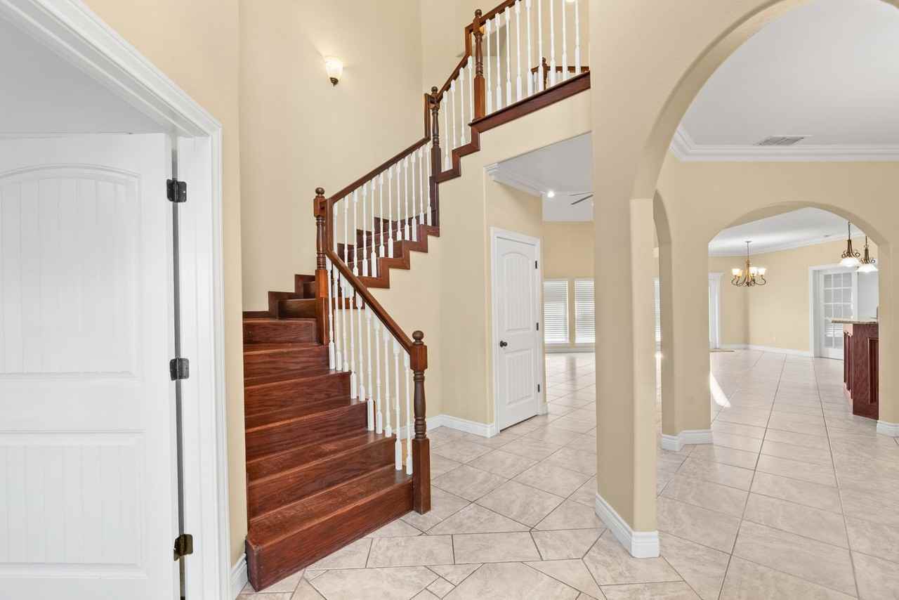 5605 Allier Dr - Photo 2 of 20