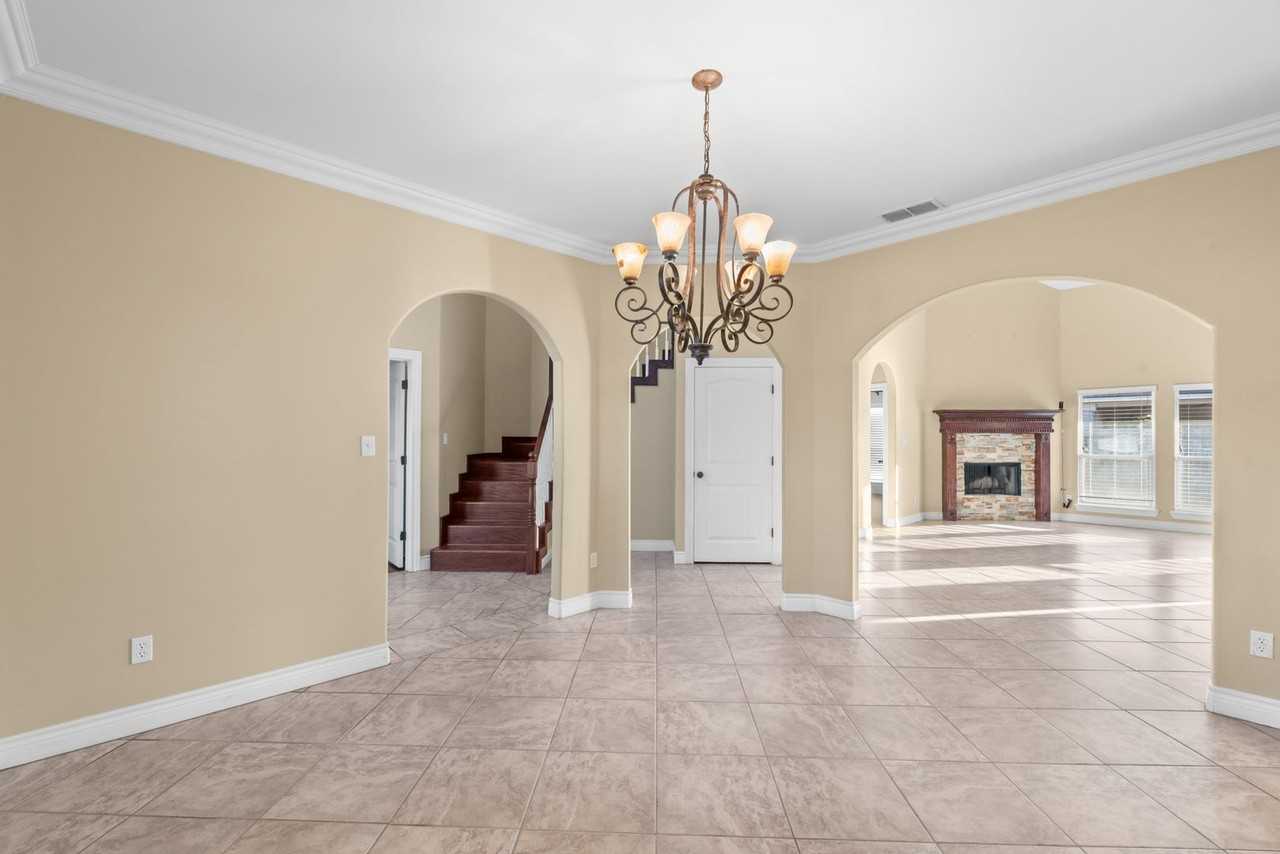 5605 Allier Dr - Photo 3 of 20