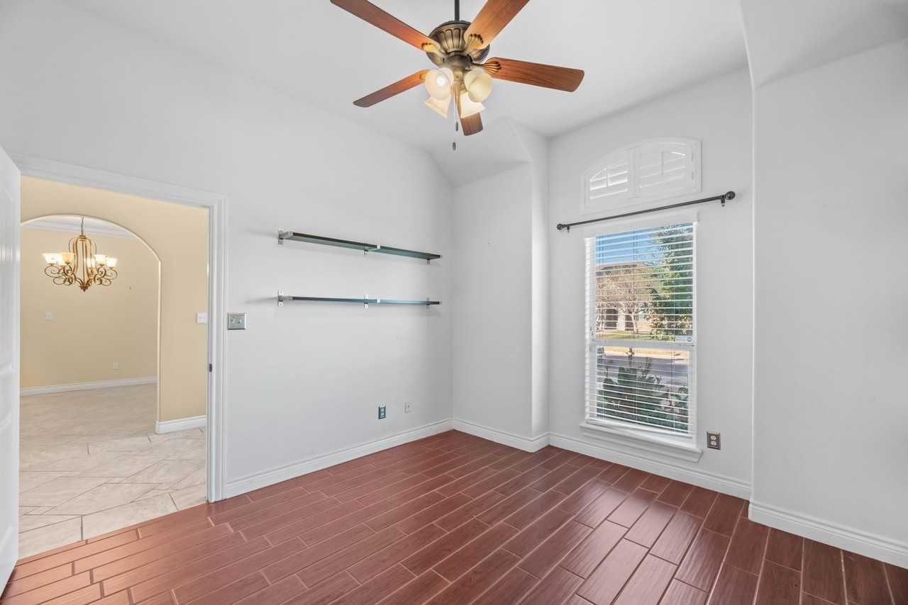5605 Allier Dr - Photo 4 of 20