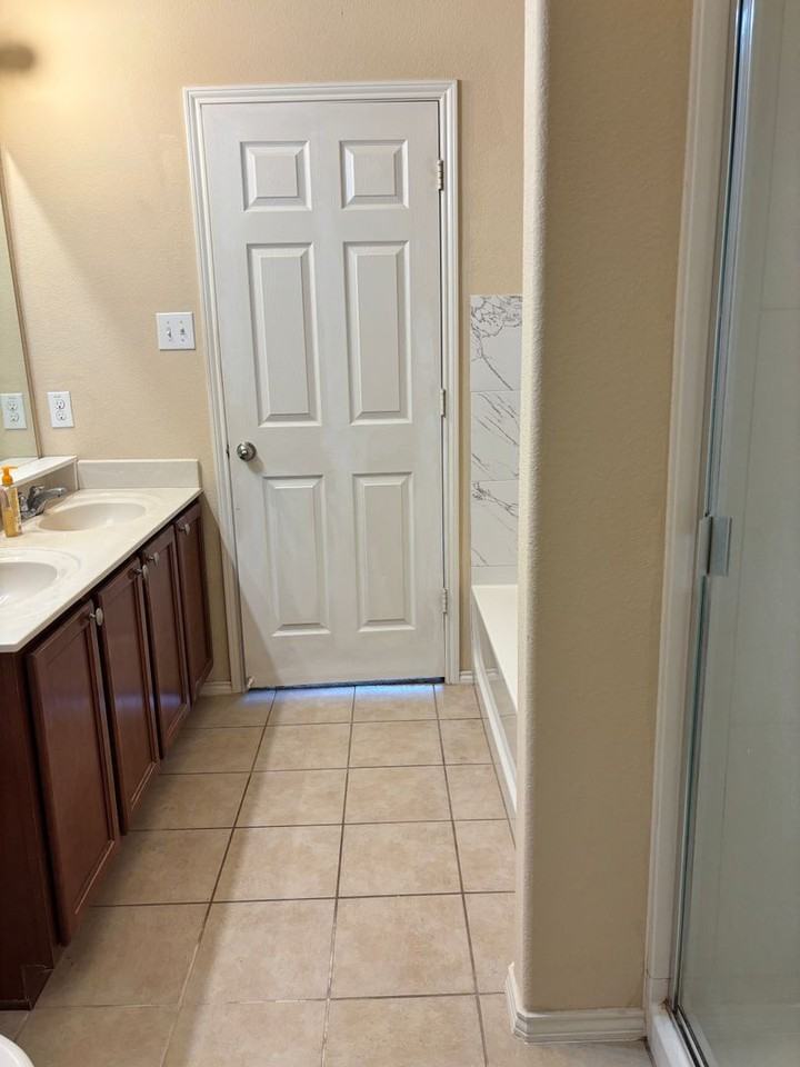 7509 Berrenda Dr - Photo 2 of 6