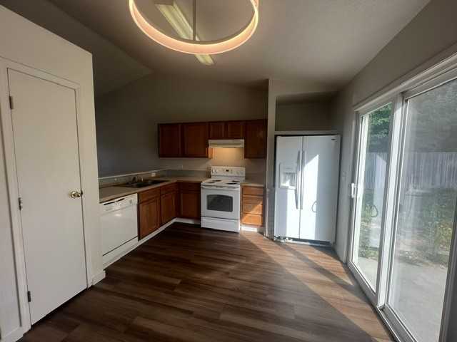 224 Palace Way - Photo 4 of 22
