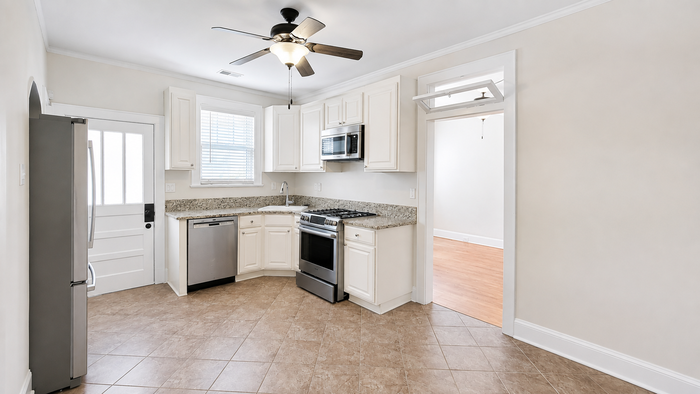2306 Marion St #1 - Photo 7 of 14
