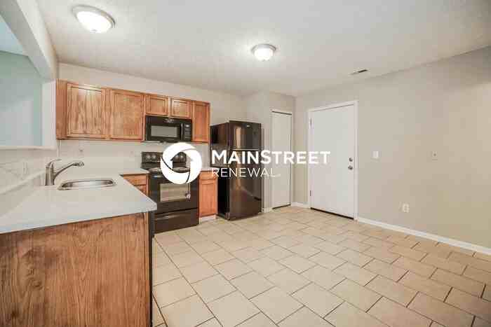 8123 Royal Elm Dr - Photo 6 of 17