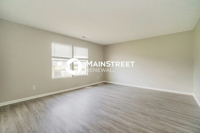 8123 Royal Elm Dr - Photo 7 of 17