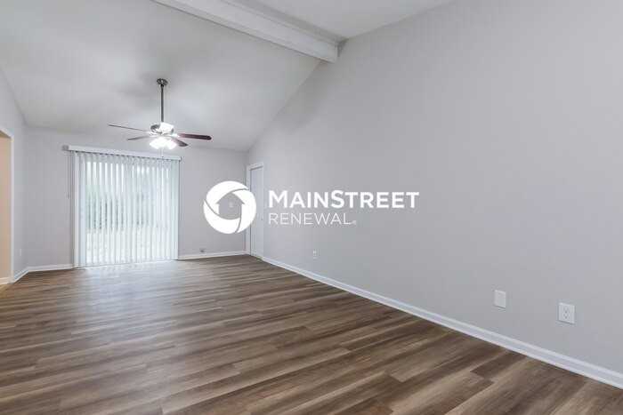 1849 Vauxhall Dr - Photo 3 of 16
