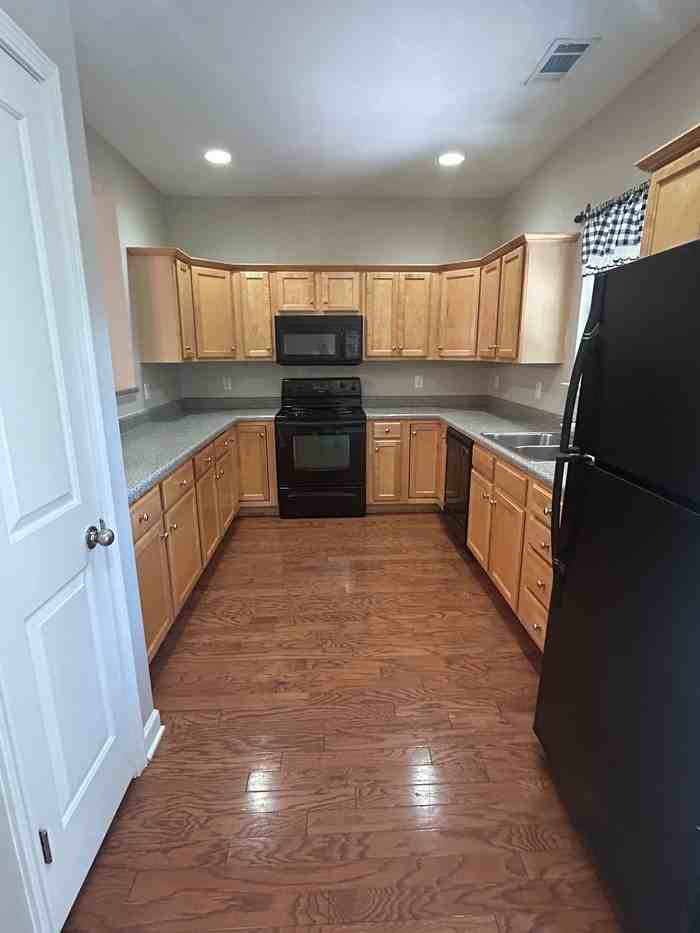 821 S Douglas Ave - Photo 6 of 17