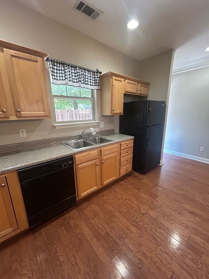 821 S Douglas Ave - Photo 7 of 17