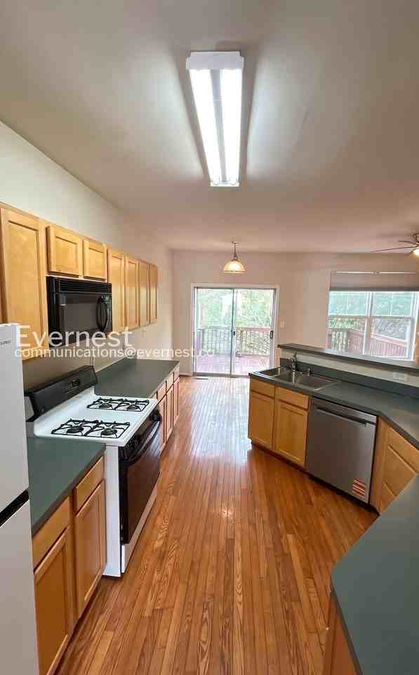 13422 Burrough Farm Dr - Photo 4 of 24