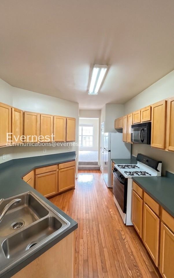 13422 Burrough Farm Dr - Photo 5 of 24
