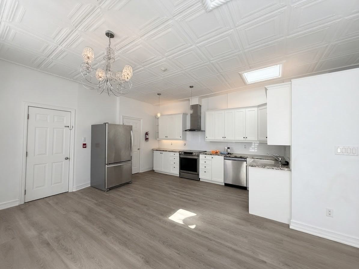 385 Jane St Uppr Front - Photo 3 of 28