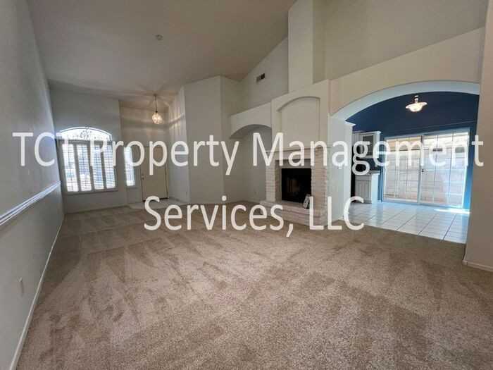 19980 N Matilda Ln - Photo 3 of 13