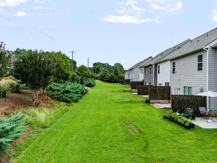 3677 Prospect Point Dr - Photo 3 of 30