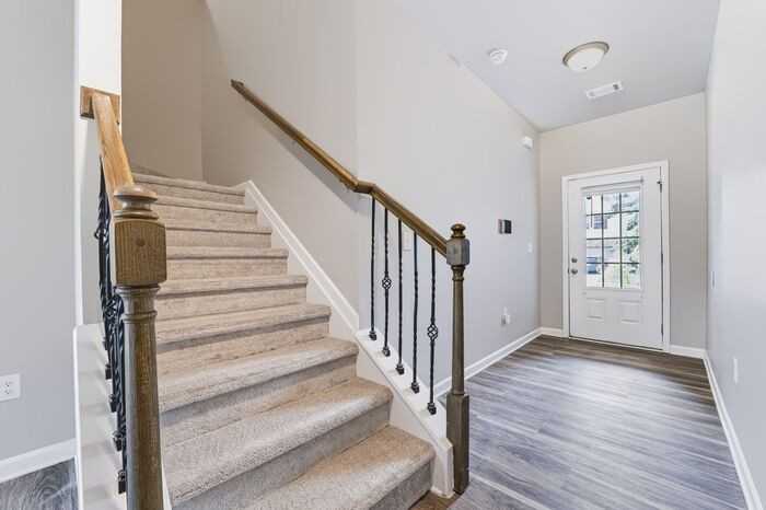 3677 Prospect Point Dr - Photo 5 of 30