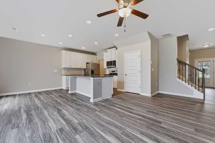 3677 Prospect Point Dr - Photo 7 of 30