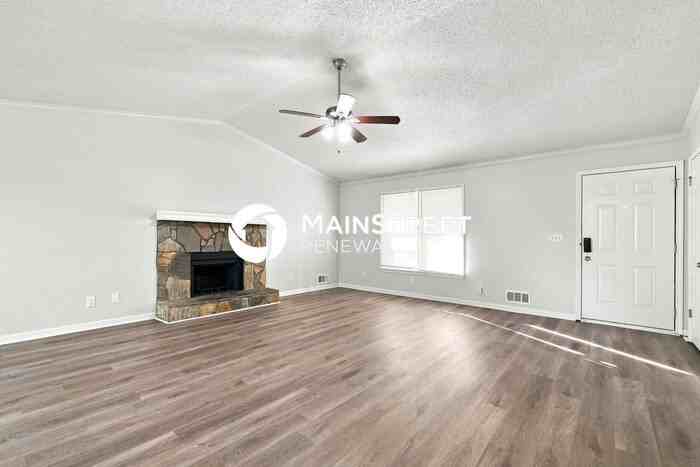 710 Wayside Dr - Photo 4 of 19