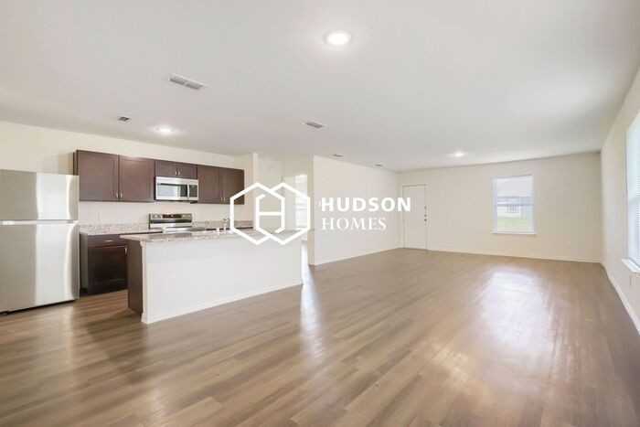 811 S Sutton St - Photo 6 of 14