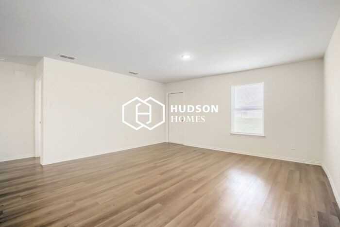 811 S Sutton St - Photo 7 of 14