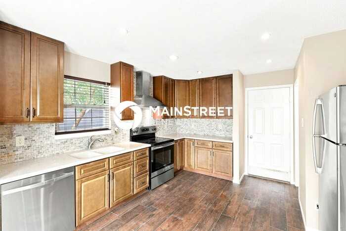43 Frostwood Ln - Photo 5 of 16