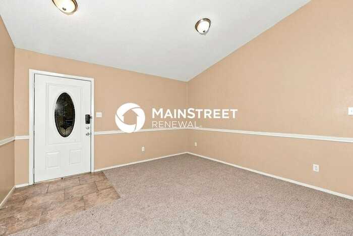 4413 Lorraine Ave - Photo 4 of 18