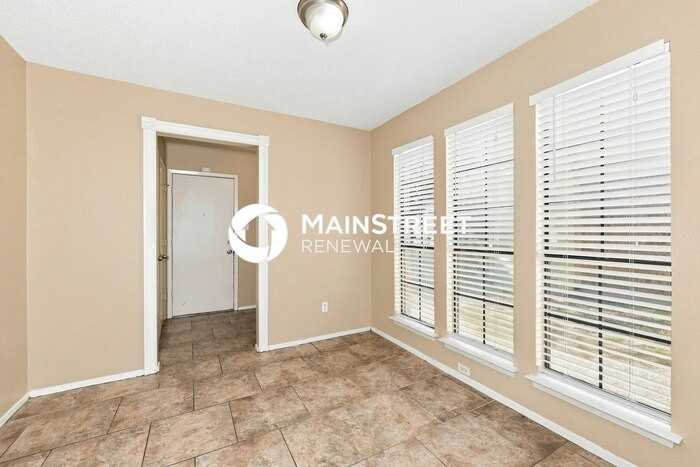 4413 Lorraine Ave - Photo 5 of 18