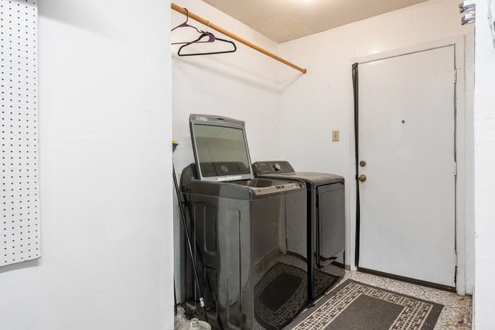 9005 Curlew Dr - Photo 4 of 15