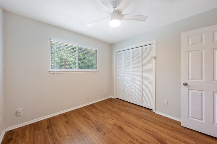 9005 Curlew Dr - Photo 5 of 15