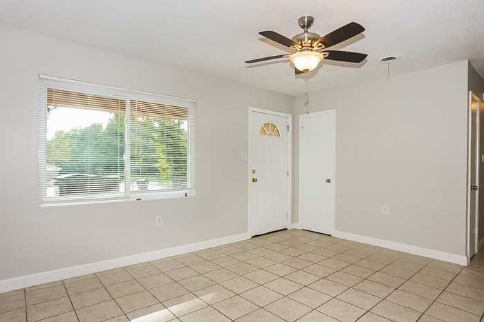 2919 Audubon Ct - Photo 5 of 12