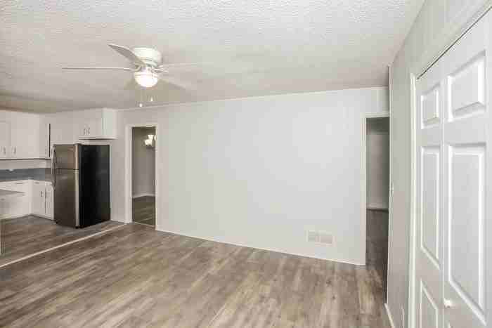 601 Wilmette Rd - Photo 4 of 10