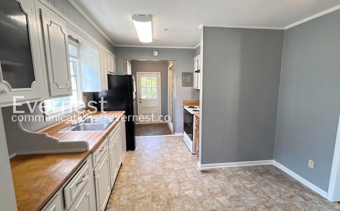 3611 Georgia Ave - Photo 4 of 16