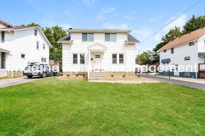 5119 Oakmont Dr - Photo 4 of 19
