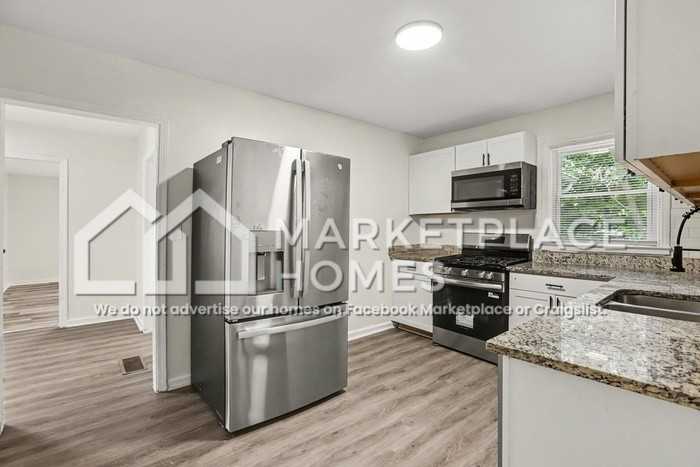 2954 Hapeville Rd Sw - Photo 6 of 27