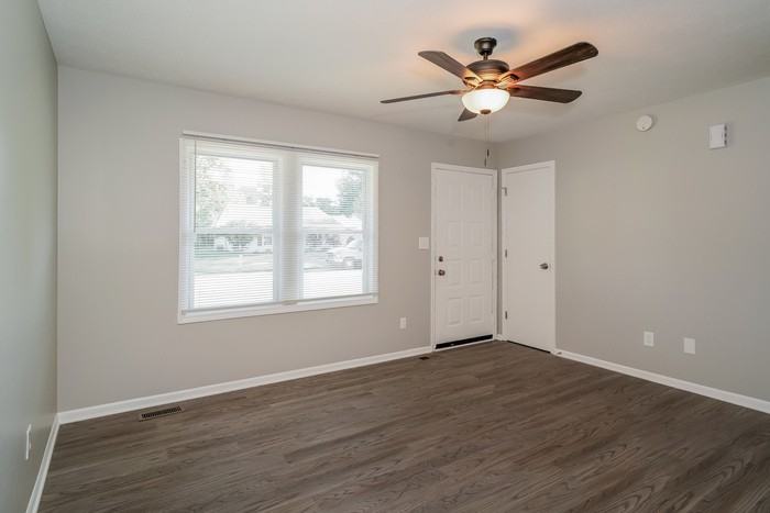 5219 Heathwood Dr - Photo 2 of 10