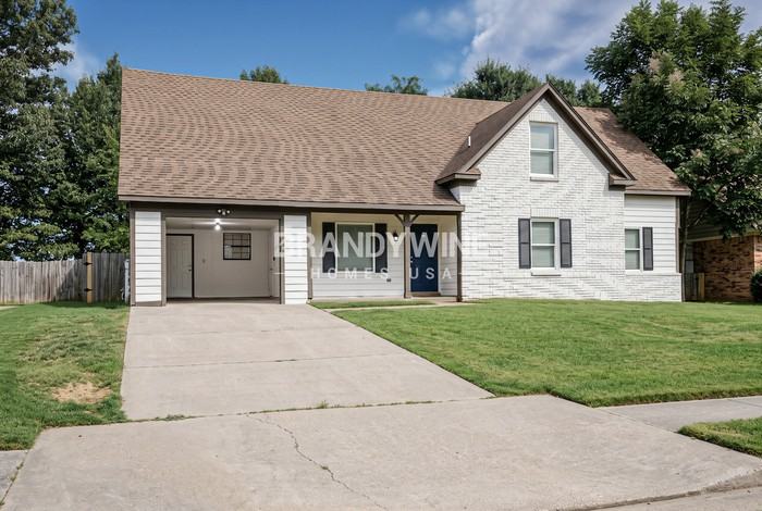 2704 Deer Glade Ln - Photo 2 of 23