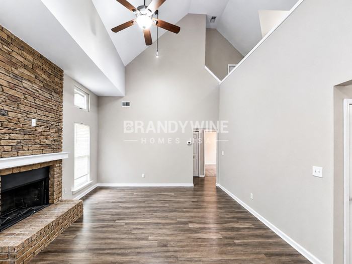2704 Deer Glade Ln - Photo 4 of 23