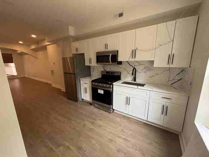 2699 E Monument St - Photo 7 of 20